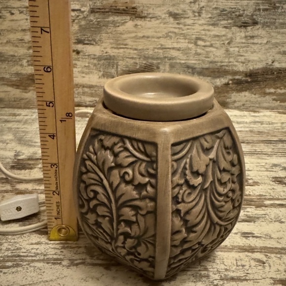 Ornate Incense Burner with Light - Picture 3 of 4